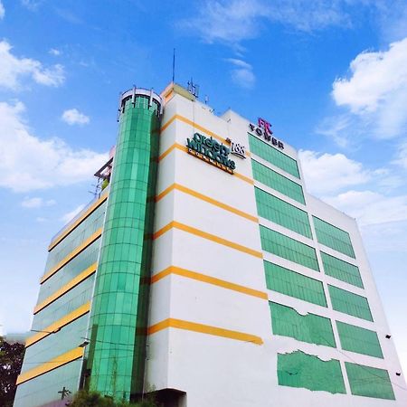 Greenwindows Hotel Davao Stadt Exterior foto